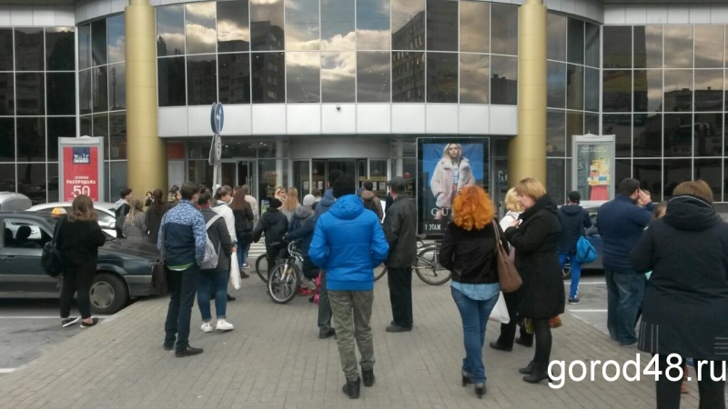 В Липецке подсчитывают убытки от атаки телефонных террористов В Липецке подсчитывают убытки от атаки телефонных террористов