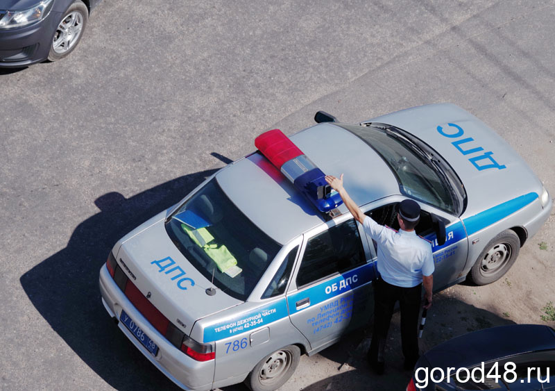 Попавшийся на пьяной езде мужчина сдал в ГИБДД поддельные права и продолжил работать водителем