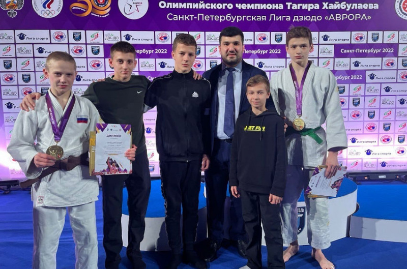Олимпийский чемпион Хайбулаев наградил липецких дзюдоистов