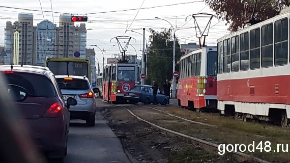 В Липецке блокировано движение трамваев В Липецке блокировано движение трамваев