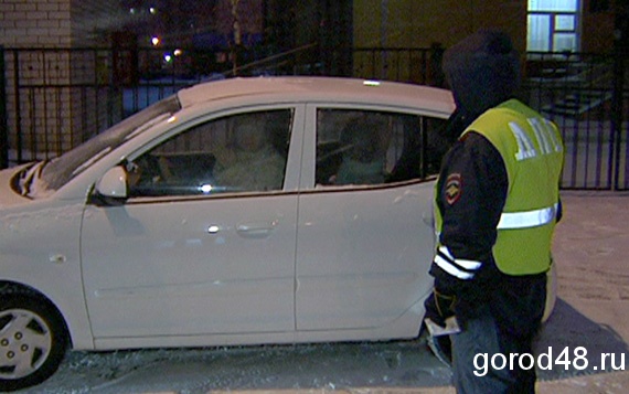 Автоинспекторы проверяли детские кресла Автоинспекторы проверяли детские кресла