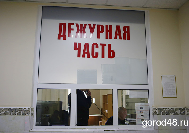 Увидев в замке зажигания «Тойоты - Ленд Крузер 100» ключи, мужчина не смог устоять перед соблазном Увидев в замке зажигания «Тойоты - Ленд Крузер 100» ключи, мужчина не смог устоять перед соблазном