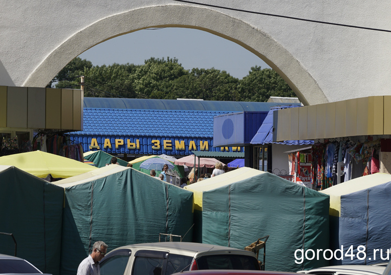 58-летняя женщина сломала палец покупательнице моркови и применила коронный захват на майоре полиции 58-летняя женщина сломала палец покупательнице моркови и применила коронный захват на майоре полиции