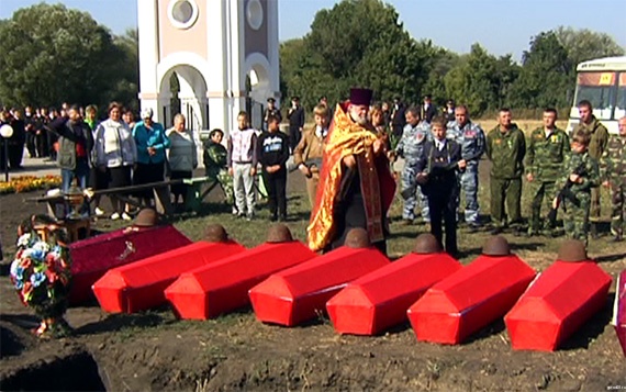 Поисковики из Воронежа нашли братскую могилу в Липецкой области Поисковики из Воронежа нашли братскую могилу в Липецкой области