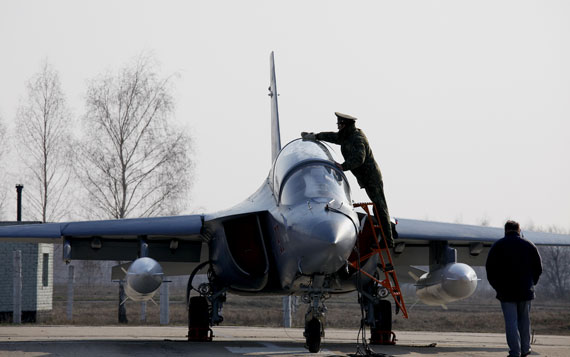 США призвали Россию немедленно посадить боевые самолеты в Сирии США призвали Россию немедленно посадить боевые самолеты в Сирии