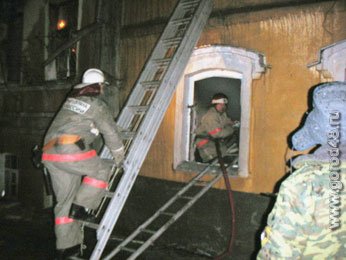Во время пожара 62-летний мужчина спрятался от огня под кроватью Во время пожара 62-летний мужчина спрятался от огня под кроватью