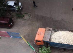 Липецкий автомобиль заблокировал центральную улицу Воронежа Липецкий автомобиль заблокировал центральную улицу Воронежа