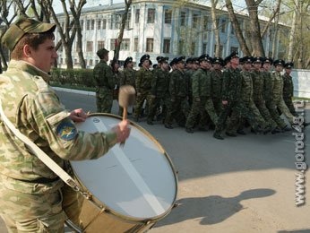 В Липецке начались репетиции парада 9-го мая В Липецке начались репетиции парада 9-го мая