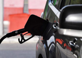 Правительство обязало нефтяников повысить нормативы продаж бензина и дизеля на бирже 