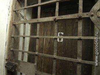 В Липецке судят парней, изнасиловавших школьницу В Липецке судят парней, изнасиловавших школьницу