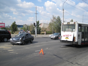 В Липецке столкнулись «Лада-Приора» и пассажирский автобус В Липецке столкнулись «Лада-Приора» и пассажирский автобус