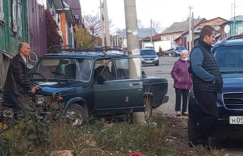 «ВАЗ-2107» въехал в дом «ВАЗ-2107» въехал в дом
