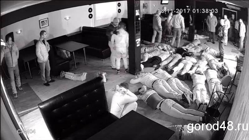 УМВД РФ по Липецкой области в силовиках в масках признало своих сотрудников УМВД РФ по Липецкой области в силовиках в масках признало своих сотрудников