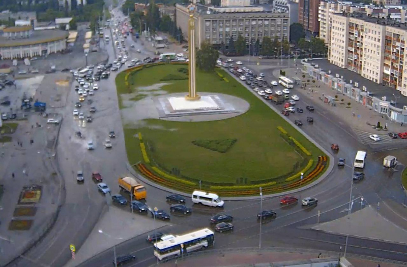 «Фонтан» на площади Победы уже не бьет 