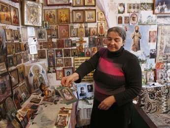 В Липецке мироточит более ста икон В Липецке мироточит более ста икон