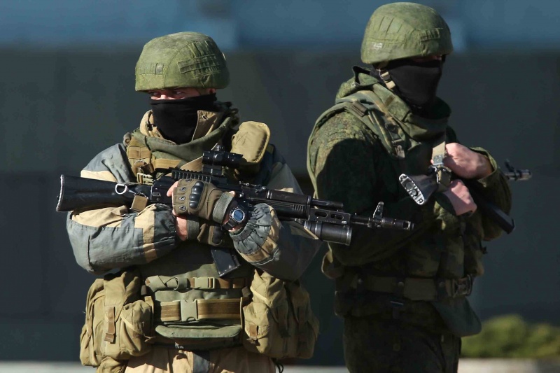 Российские военные получили телефоны за 115 тысяч рублей Российские военные получили телефоны за 115 тысяч рублей