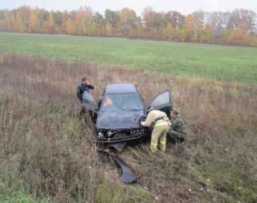 Под Липецком «Skoda Octavia» опрокинулась в кювет Под Липецком «Skoda Octavia» опрокинулась в кювет