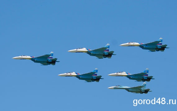 Липецкая пилотажная группа готовится к выступлению во Владивостоке Липецкая пилотажная группа готовится к выступлению во Владивостоке