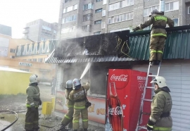 В Липецке сгорел киоск В Липецке сгорел киоск