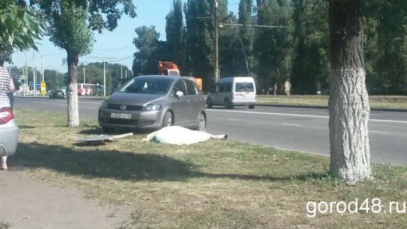 На улице Циолковского погиб водитель иномарки На улице Циолковского погиб водитель иномарки