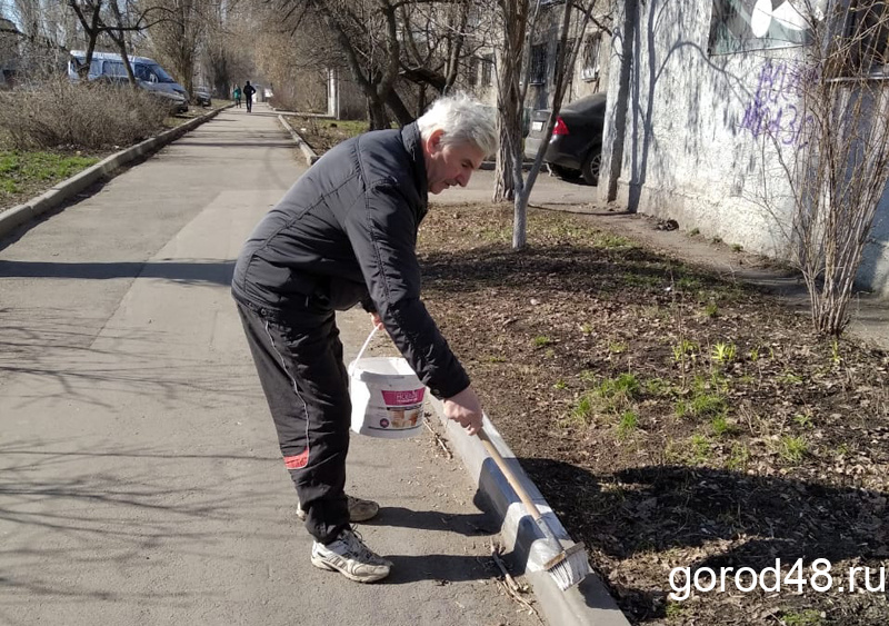 Из-за коронавируса на традиционный субботник в клубе «Богатырь» вышли… два тренера (ФОТО) Из-за коронавируса на традиционный субботник в клубе «Богатырь» вышли… два тренера (ФОТО)