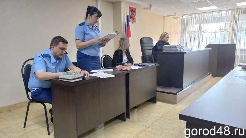 Бывшего следователя по особо важным делам судят за хищение вещдоков Бывшего следователя по особо важным делам судят за хищение вещдоков