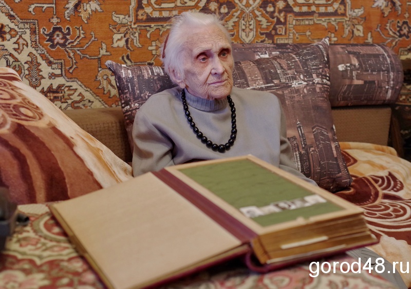 С новым, 107-м годом С новым, 107-м годом