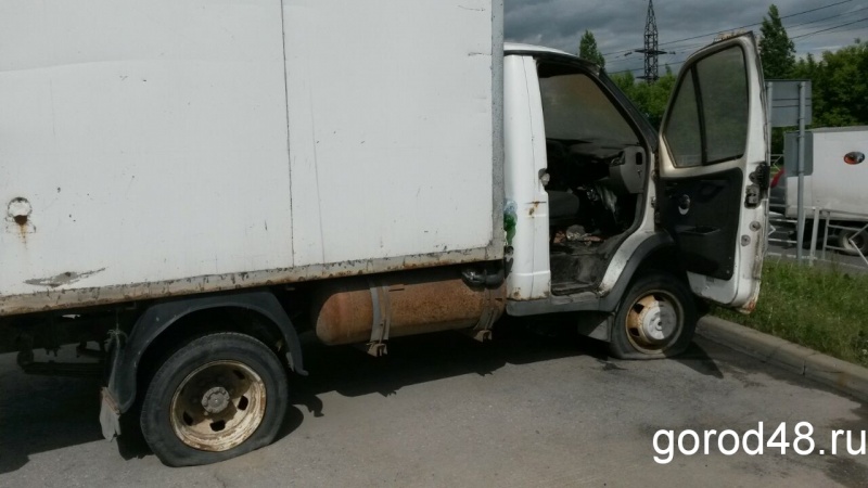 На площади Победы сгорела «ГАЗель» На площади Победы сгорела «ГАЗель»