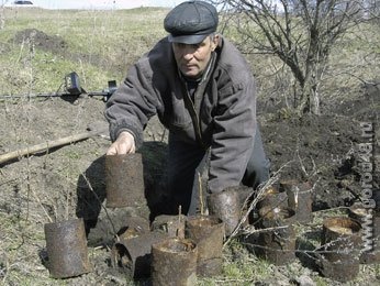 В Тербунском районе обнаружен немецкий артиллерийский склад В Тербунском районе обнаружен немецкий артиллерийский склад