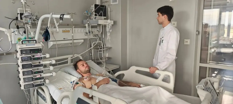 Photo : Gorod48 Lipetsk : 12 spécialistes sauvent un jeune blessé au cœur par un drone