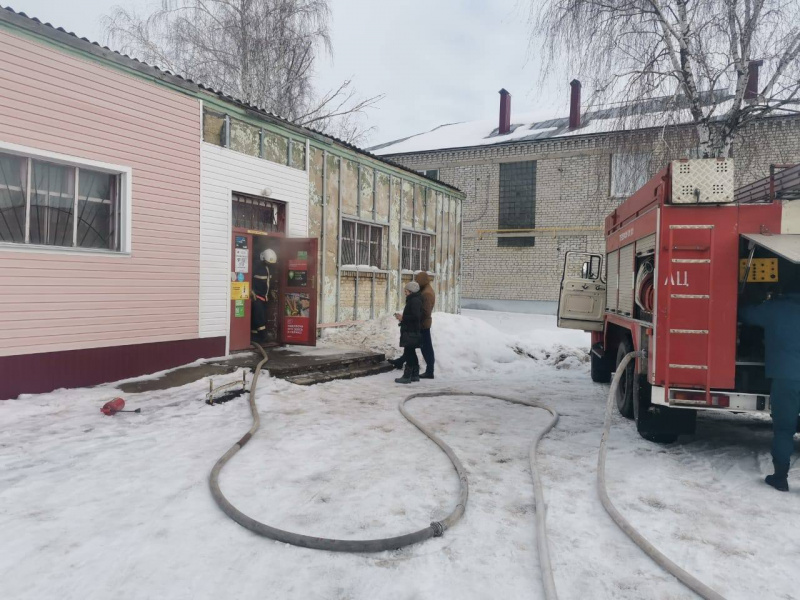 В Долгруковском районе горел магазин
