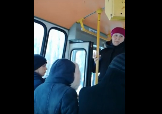 Разрыв шаблона: теперь водители маршруток снимают на видео общение с пассажирами Разрыв шаблона: теперь водители маршруток снимают на видео общение с пассажирами