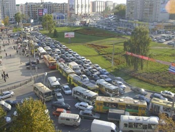 Пробки липецк. Липецк пробка площадь Победы. Липецк 2000 год. Площадь Победы Липецк 2005. Пробка на проспекте Победы Липецк.