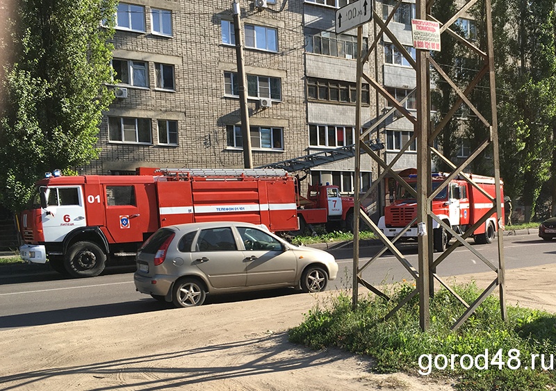 В Липецке горела квартира в многоэтажном доме В Липецке горела квартира в многоэтажном доме