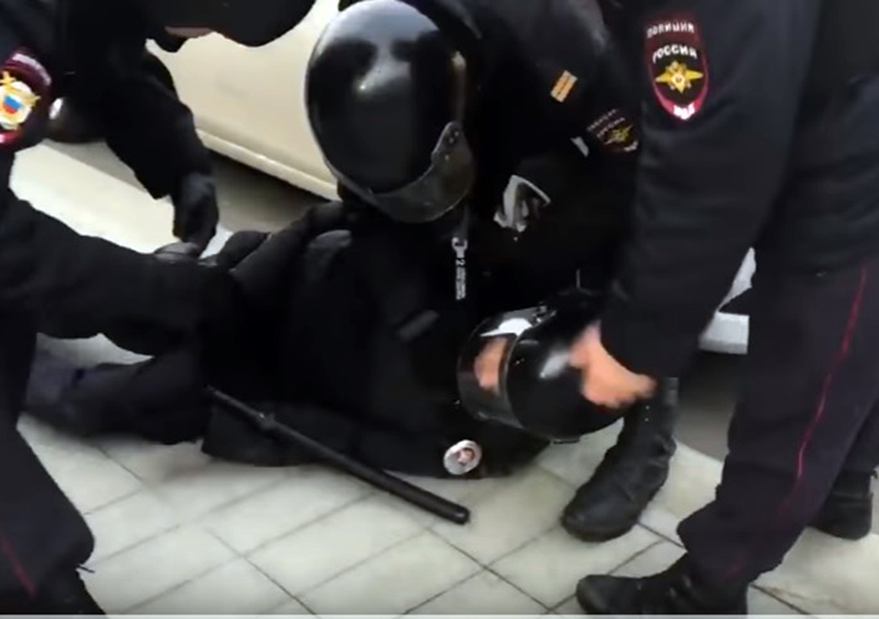 Липчанин в списке подозреваемых в нападении на ОМОНовца на митинге в Москве Липчанин в списке подозреваемых в нападении на ОМОНовца на митинге в Москве