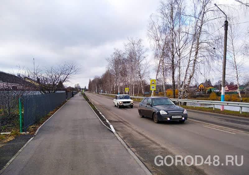 До глухих деревень: в Липецкой области завершаются ремонты 380 километров дорог