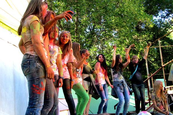 книга с головы до пят. от головы до неба. ноты песен о войне. человек измеряется не с ног до головы а от головы до неба. с ног на голову фразеологизм.