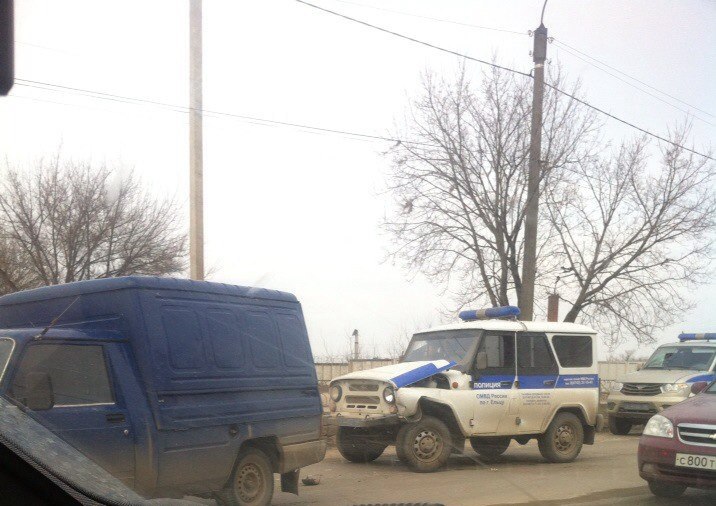 Полиция попала в ДТП в Ельце Полиция попала в ДТП в Ельце