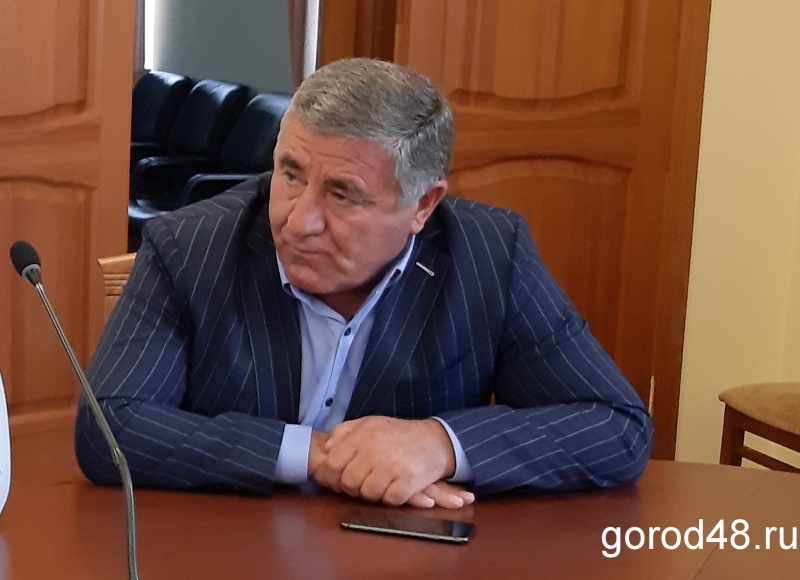 «В тайне от заказчика… использовал вместо предусмотренной значительно менее ценную смесь» «В тайне от заказчика… использовал вместо предусмотренной значительно менее ценную смесь»