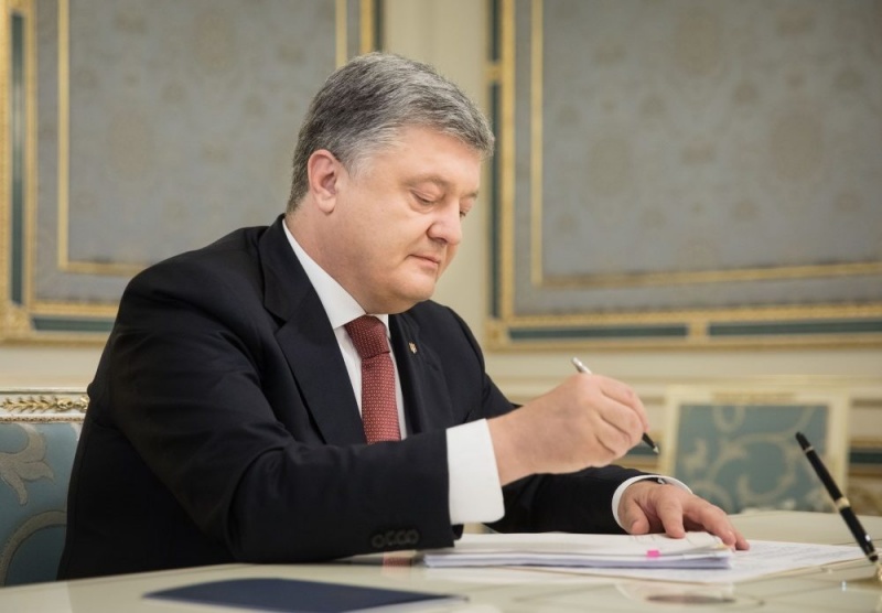СМИ сообщили о подготовке покушения на Петра Порошенко СМИ сообщили о подготовке покушения на Петра Порошенко