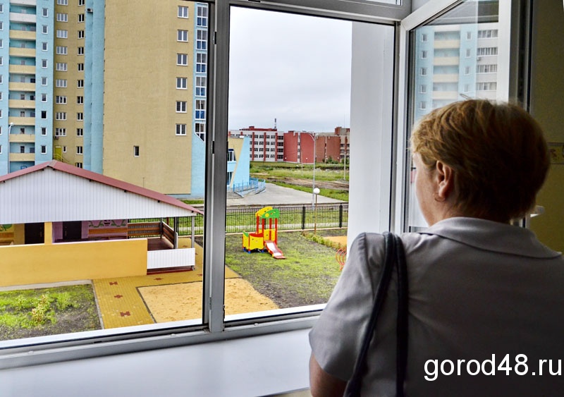 Восемь сирот справят новоселье Восемь сирот справят новоселье