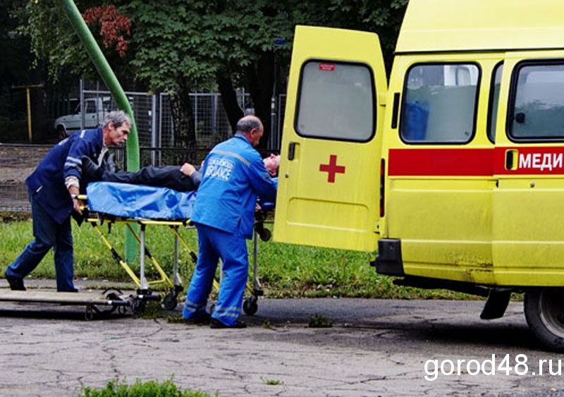 Под Липецком охотника за металлоломом раздавило бетонной плитой Под Липецком охотника за металлоломом раздавило бетонной плитой