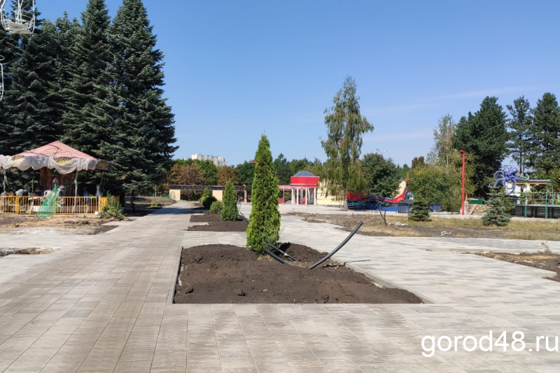 В парке Победы завершается укладка плитки В парке Победы завершается укладка плитки