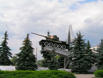 Памятник танкистам реконструируют Памятник танкистам реконструируют