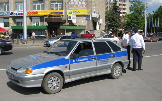 Сотрудники ГИБДД остановили побоище на пляже Сотрудники ГИБДД остановили побоище на пляже