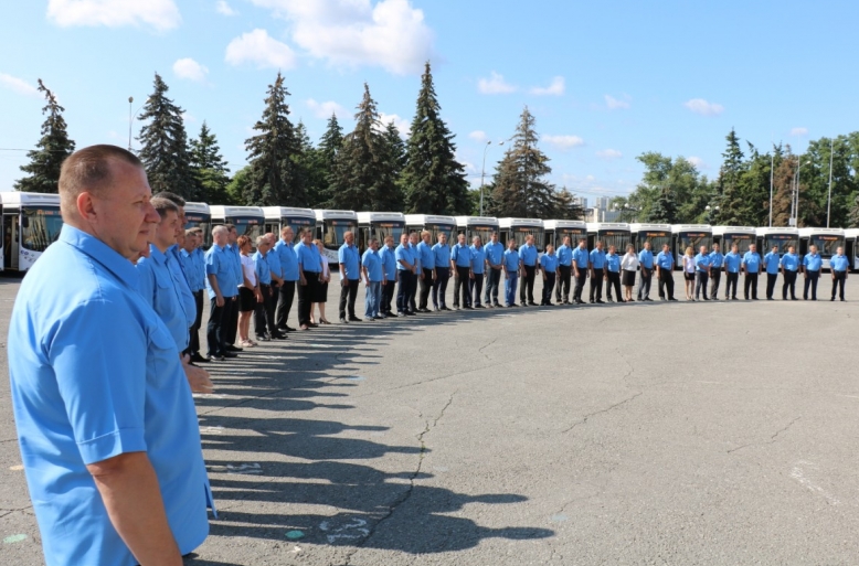 Липецк получил 50 новых пассажирских автобусов Липецк получил 50 новых пассажирских автобусов
