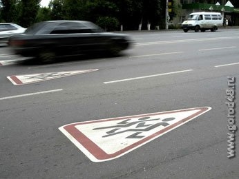 В Липецке стремятся сделать дорожное движение максимально безопасным В Липецке стремятся сделать дорожное движение максимально безопасным