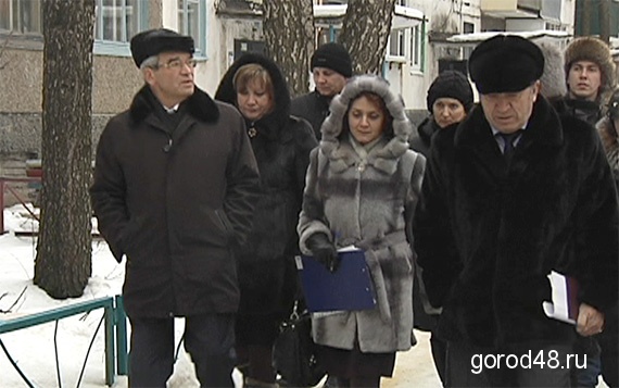 Новый начальник липецкой коммуналки пошел во дворы Новый начальник липецкой коммуналки пошел во дворы