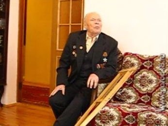 «Все хирурги, узнав о моем ранении, качали головой, мол, в рубашке ты, парень, родился…» «Все хирурги, узнав о моем ранении, качали головой, мол, в рубашке ты, парень, родился…»