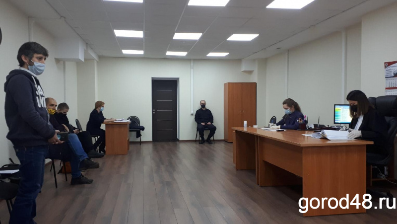 Депутат Олег Хомутинников проиграл иск против облсовета Депутат Олег Хомутинников проиграл иск против облсовета